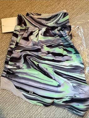 Lululemon Abstract Wave Print Top in Lime, Black & White shorts